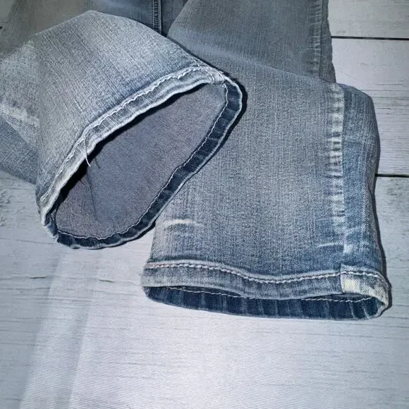 Maurices 20R Light Wash Tapered Leg Jeans - Picture 4 of 4